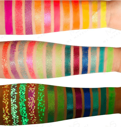 Eyeshadow palette with 24 shades
