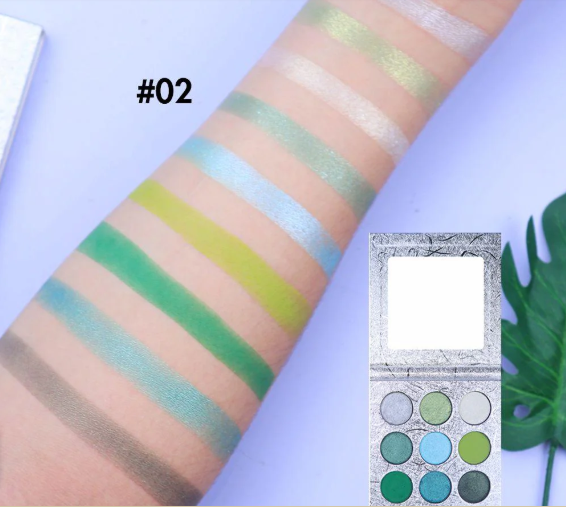 Eyeshadow palette with 9 shades