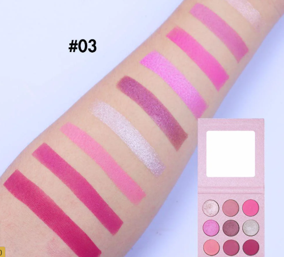 Eyeshadow palette with 9 shades