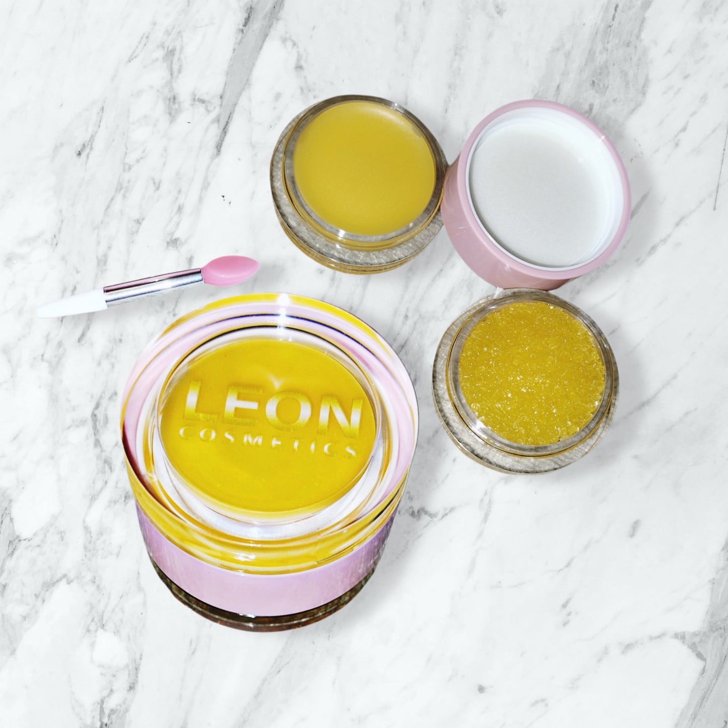 Lip scrub double action: balm and scrub