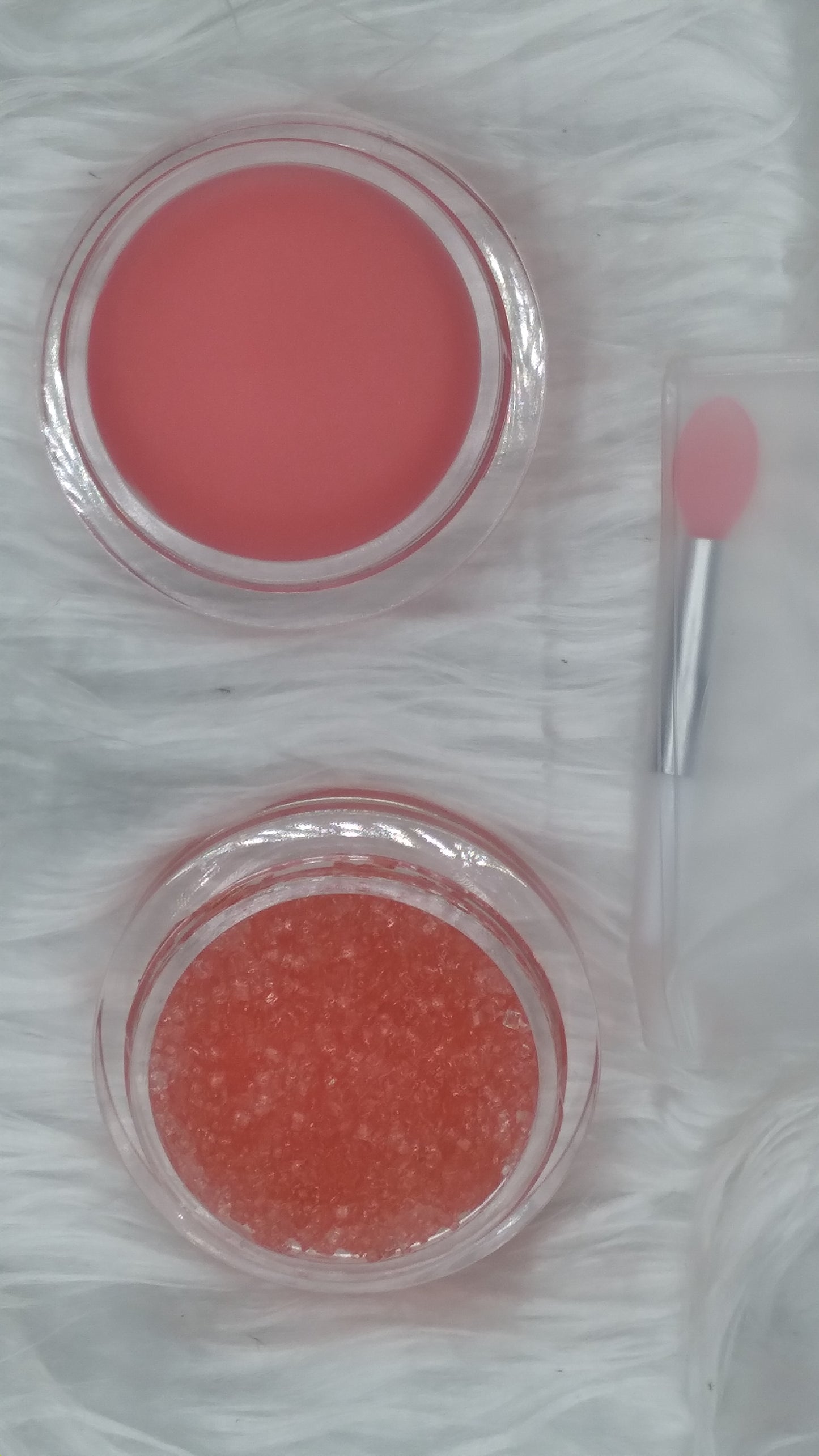 Lip scrub double action: balm and scrub