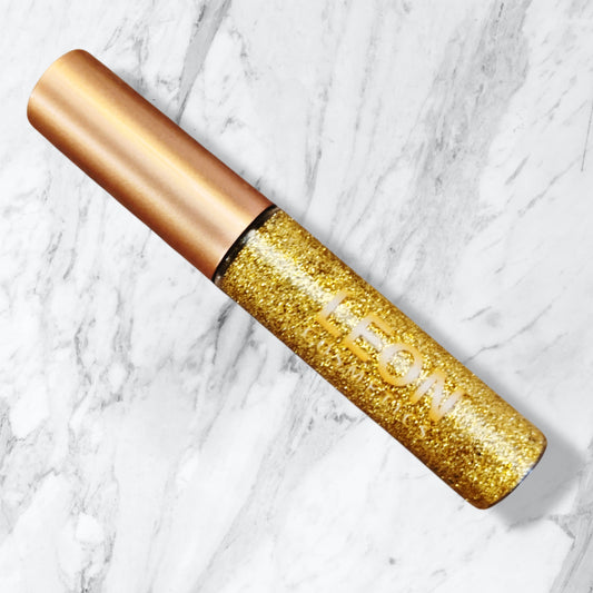 Liquid eyeliner with glitter