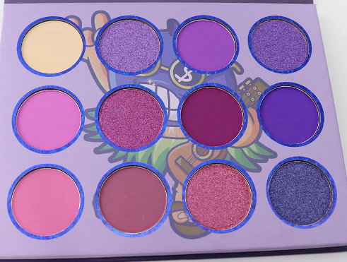 Eyeshadow palette with 12 shades